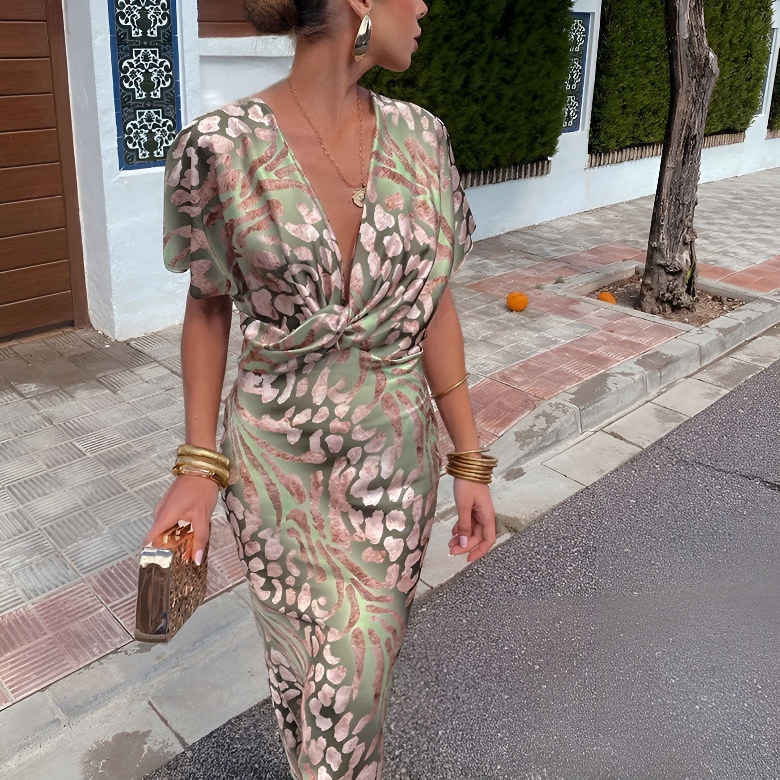 MATILDA | Długa sukienka z odwróconym dekoltem w kształcie V