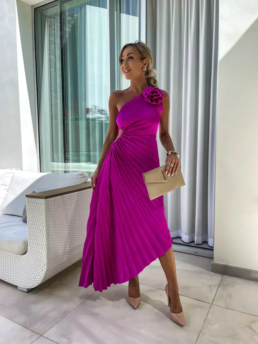 LIZBETH | Sukienka z Kwiatami na Ramieniu